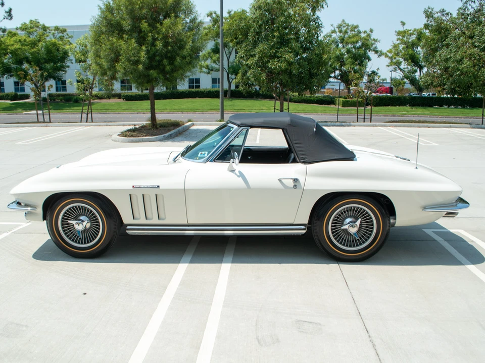 1965 Chevrolet Corvette C2 - Image 15 of 31