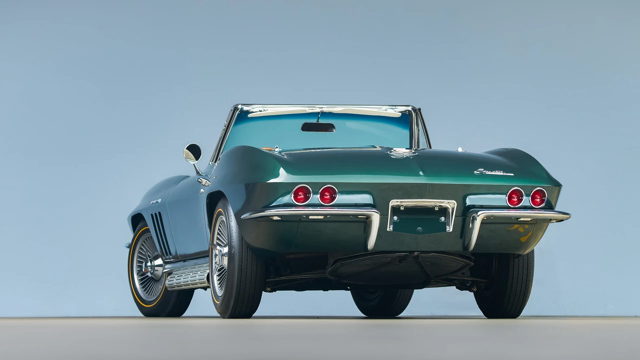 1965 Chevrolet Corvette C2 - Image 15 of 31