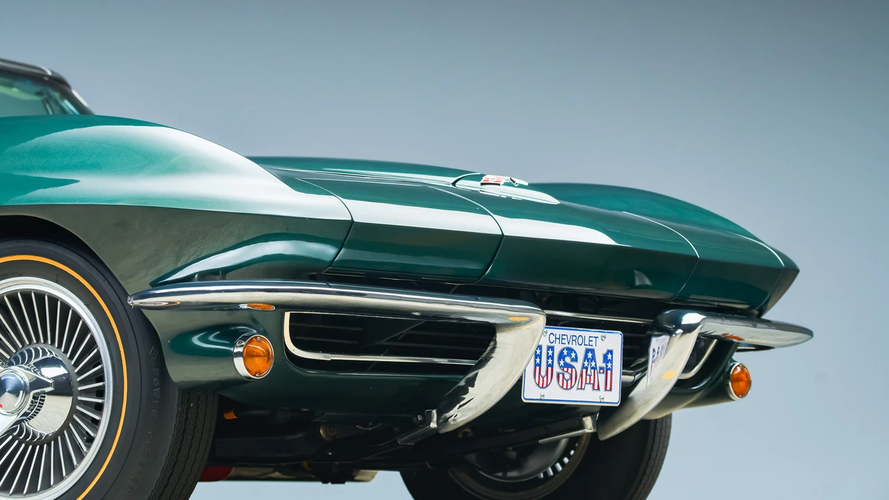 1965 Chevrolet Corvette C2 - Image 20 of 31