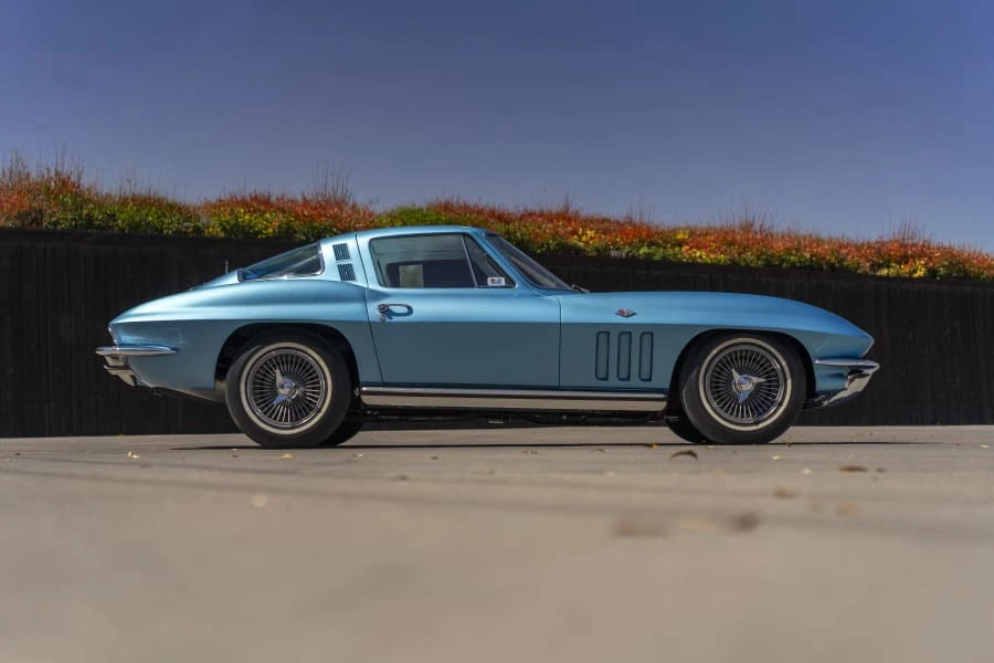 1965 Chevrolet Corvette C2 - Image 23 of 31