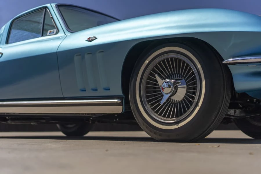 1965 Chevrolet Corvette C2 - Image 28 of 31
