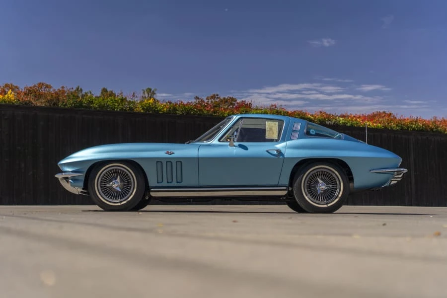 1965 Chevrolet Corvette C2 - Image 2 of 31