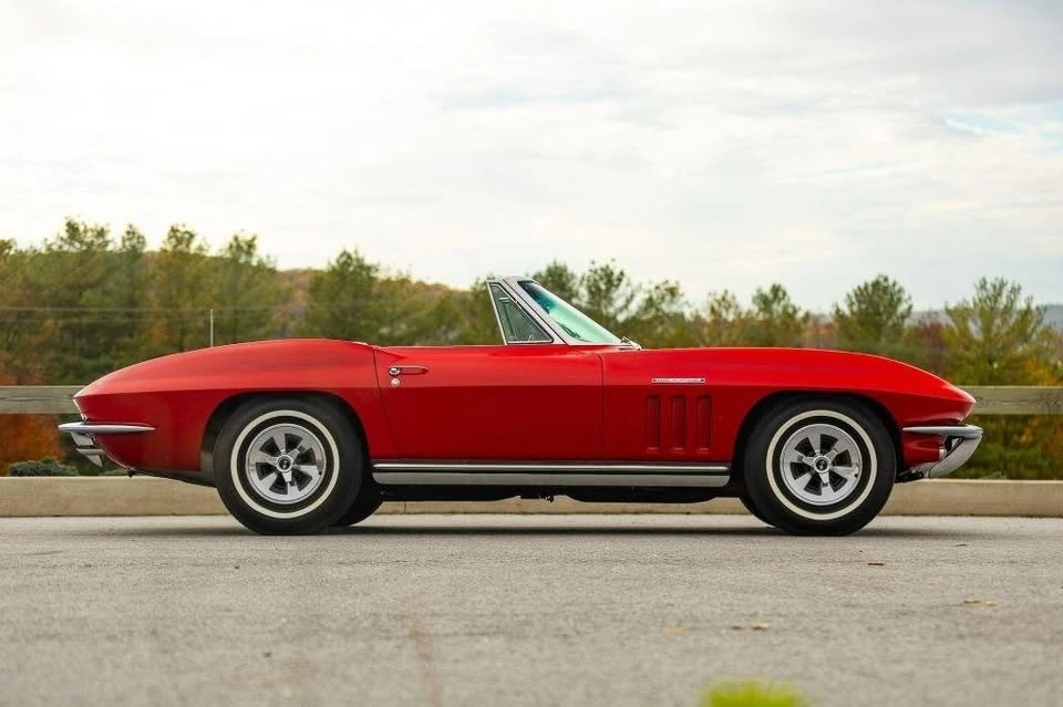 1965 Chevrolet Corvette C2 - Image 11 of 20