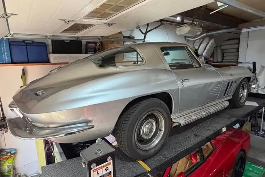 1965 Chevrolet Corvette C2 - Image 2 of 12