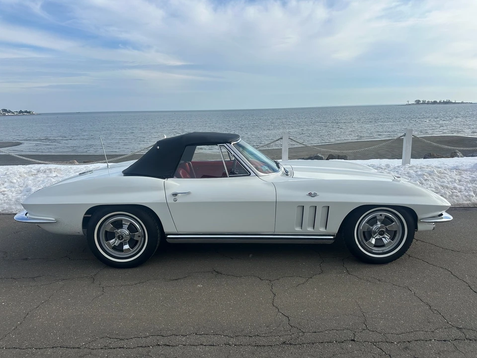 1965 Chevrolet Corvette C2 - Image 19 of 31