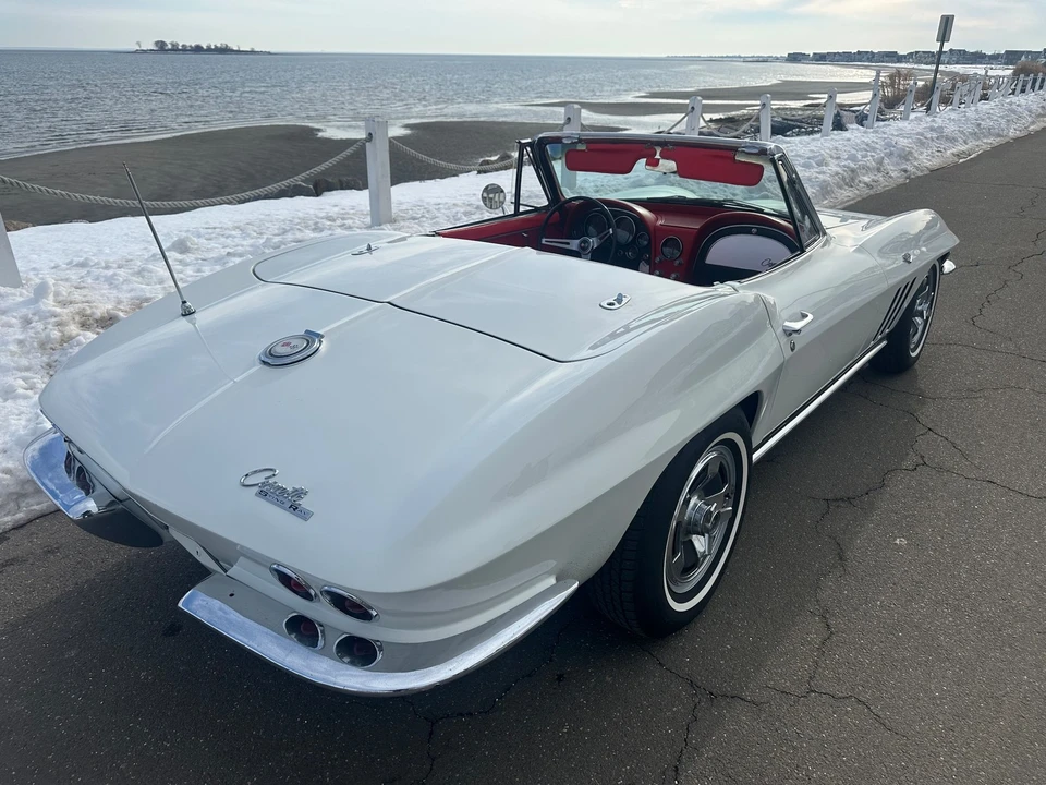 1965 Chevrolet Corvette C2 - Image 8 of 31