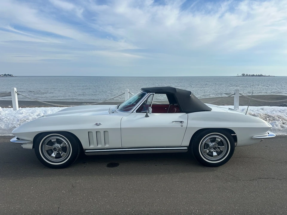 1965 Chevrolet Corvette C2 - Image 2 of 31