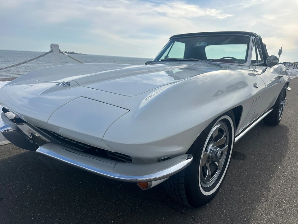 1965 Chevrolet Corvette C2 - Image 9 of 31