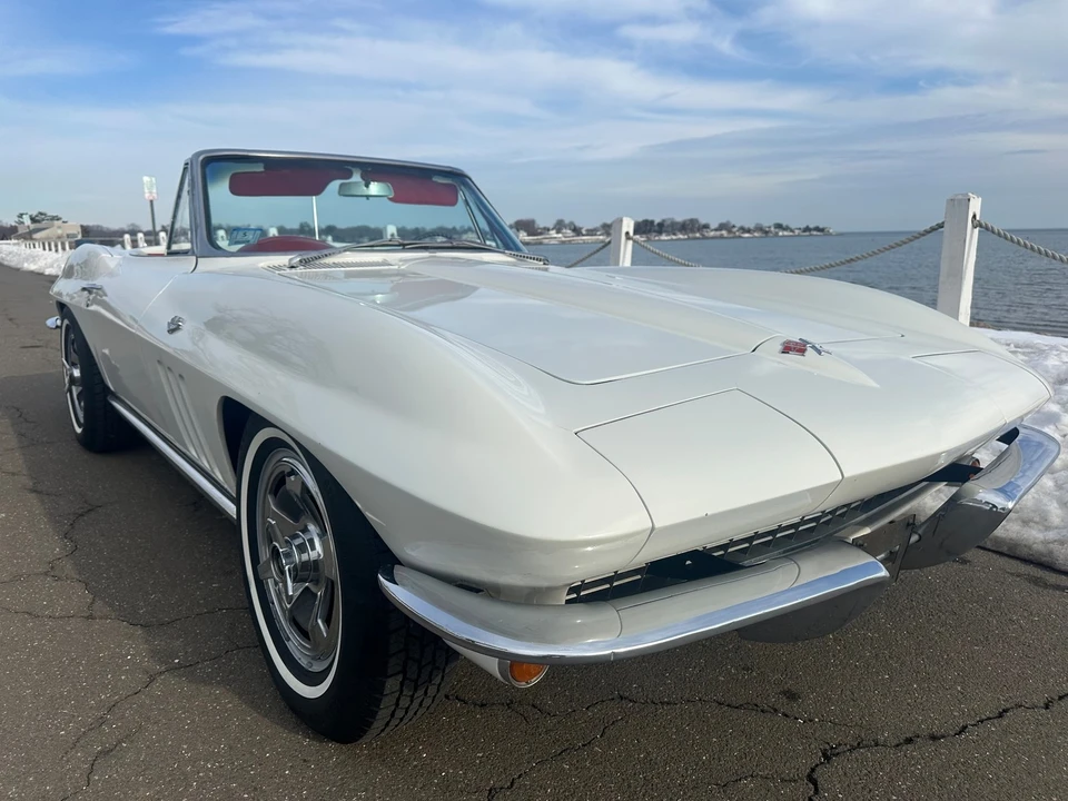 1965 Chevrolet Corvette C2 - Image 20 of 31