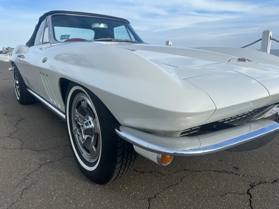 1965 Chevrolet Corvette C2 - Image 17 of 31