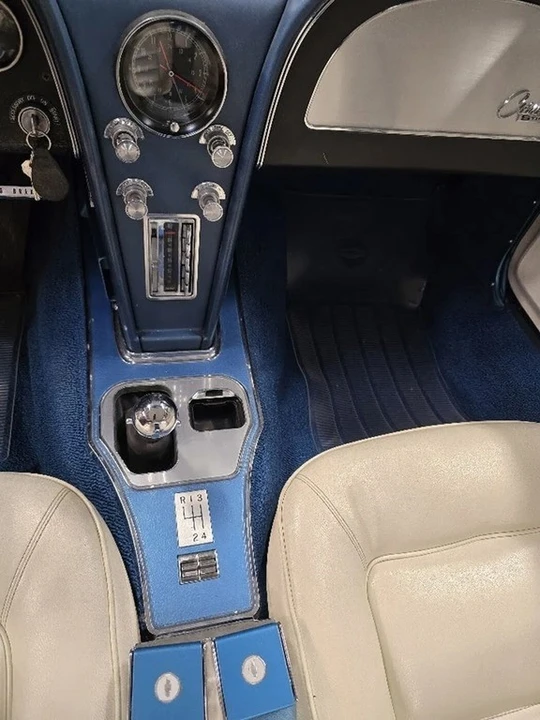 1965 Chevrolet Corvette C2 - Image 14 of 21