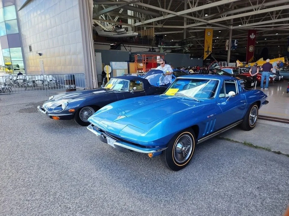 1965 Chevrolet Corvette C2 - Image 9 of 21