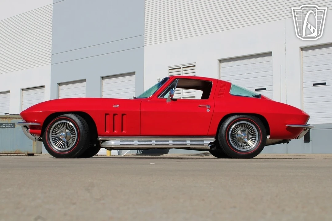 1965 Chevrolet Corvette C2 - Image 9 of 12