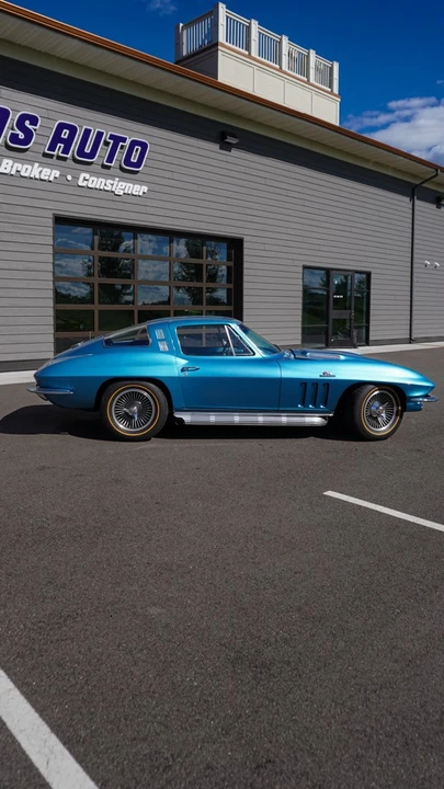 1965 Chevrolet Corvette C2 - Image 11 of 21