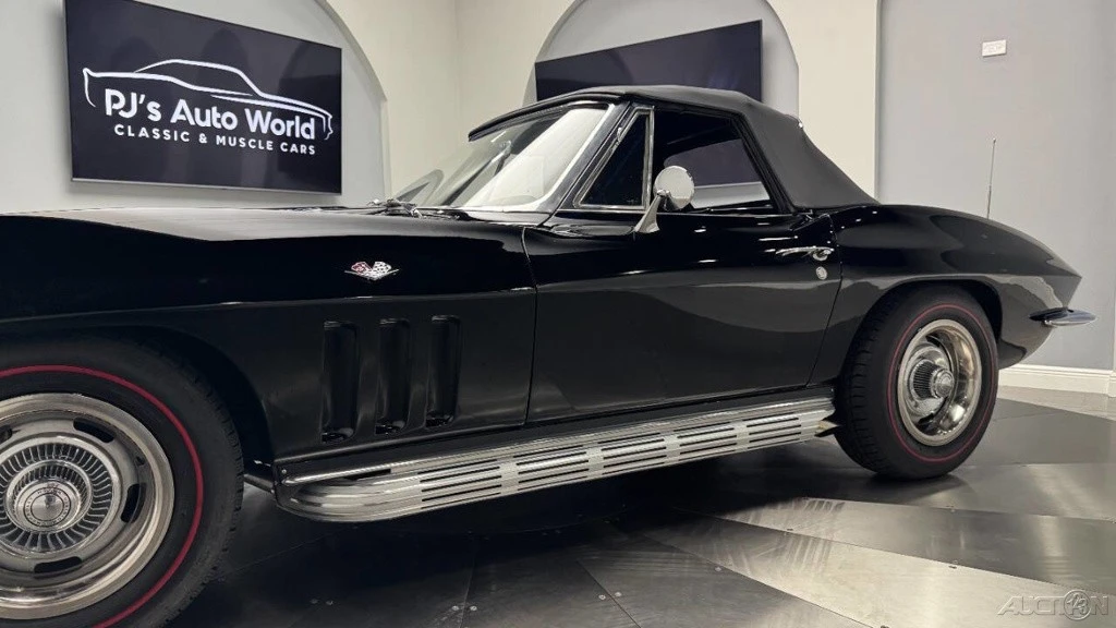 1965 Chevrolet Corvette C2 - Image 13 of 24