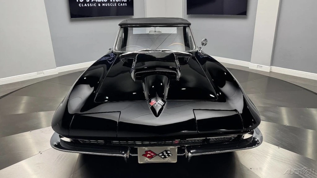1965 Chevrolet Corvette C2 - Image 9 of 24