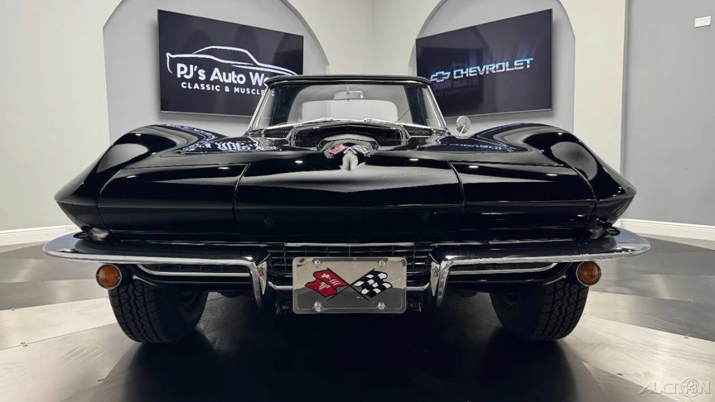 1965 Chevrolet Corvette C2 - Image 10 of 24