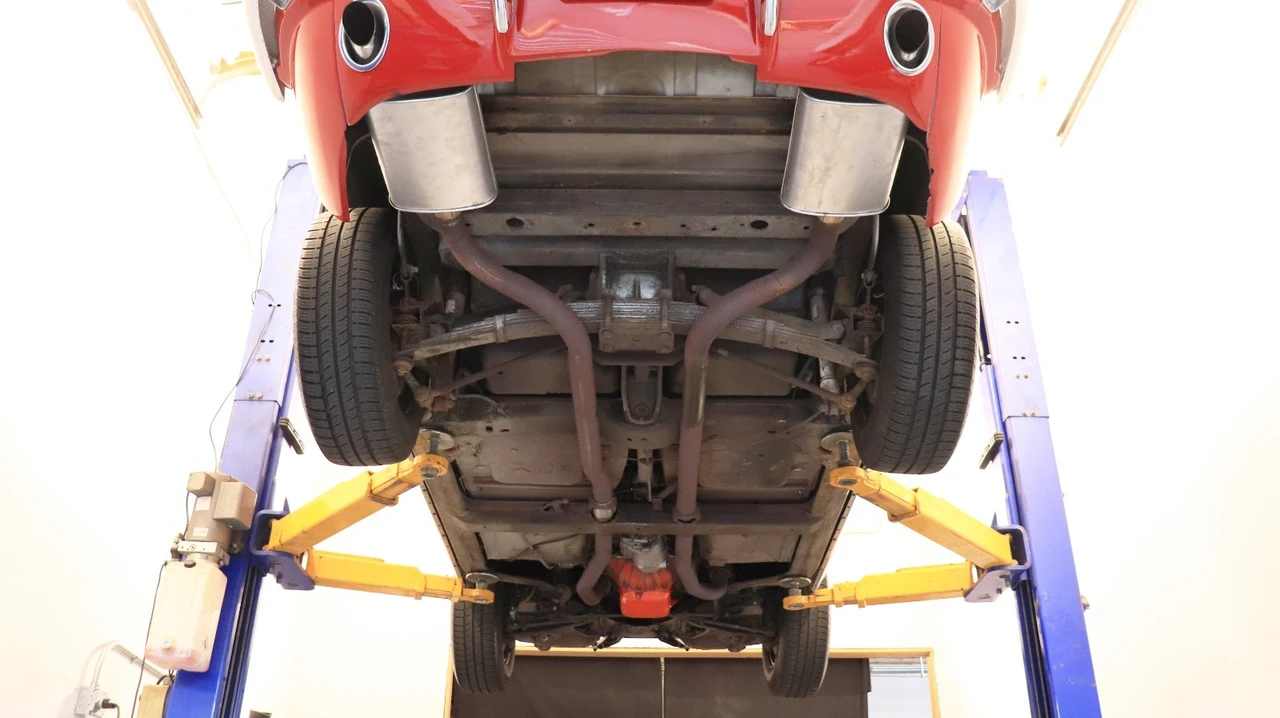 1965 Chevrolet Corvette C2 - Image 23 of 25