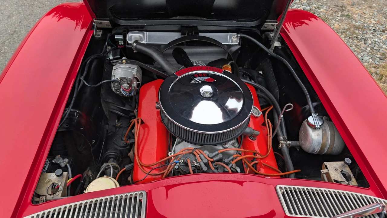 1965 Chevrolet Corvette C2 - Image 19 of 25