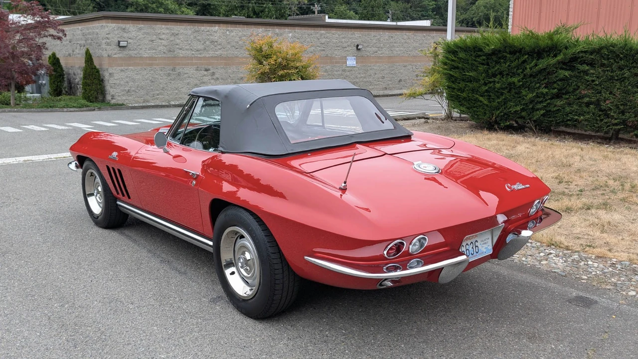 1965 Chevrolet Corvette C2 - Image 9 of 25
