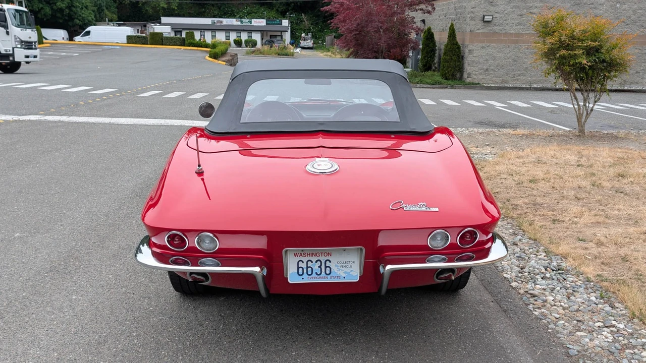 1965 Chevrolet Corvette C2 - Image 8 of 25