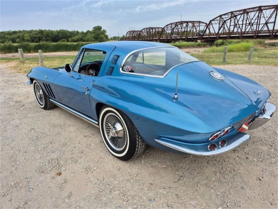 1965 Chevrolet Corvette C2 - Image 6 of 21