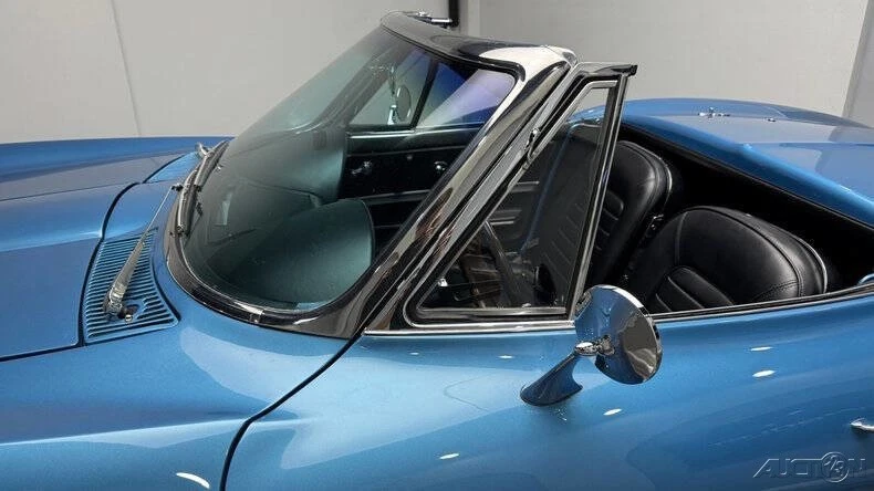 1965 Chevrolet Corvette C2 - Image 17 of 21