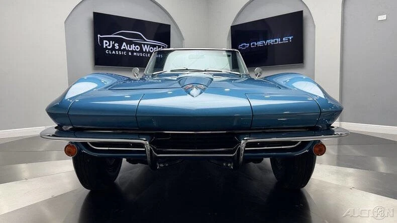 1965 Chevrolet Corvette C2 - Image 11 of 21