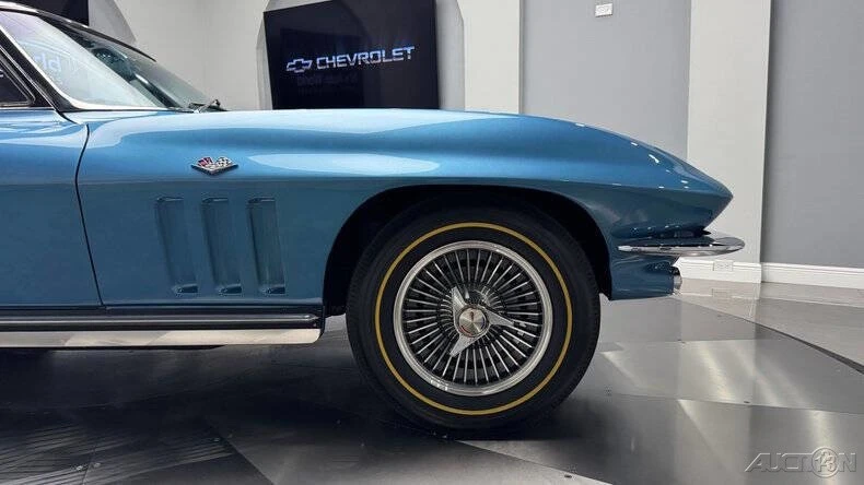 1965 Chevrolet Corvette C2 - Image 13 of 21