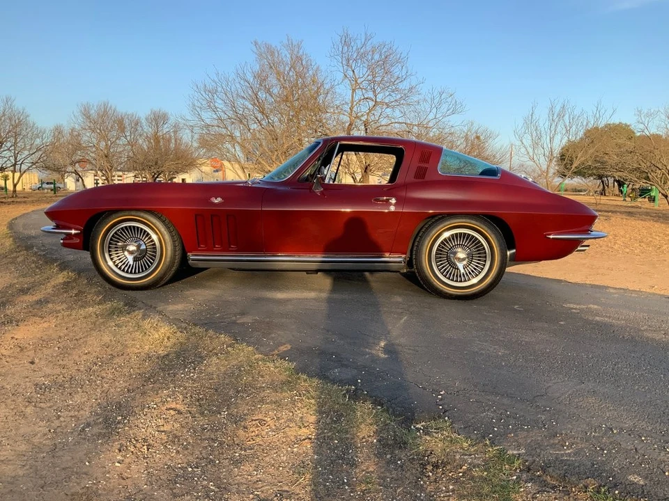 1965 Chevrolet Corvette C2 - Image 15 of 31
