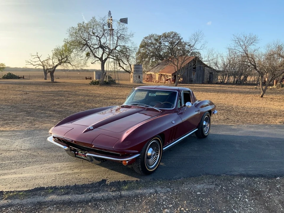 1965 Chevrolet Corvette C2 - Image 11 of 31