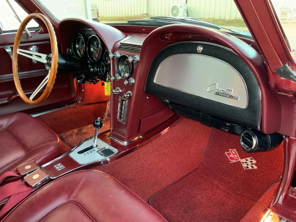 1965 Chevrolet Corvette C2 - Image 24 of 31