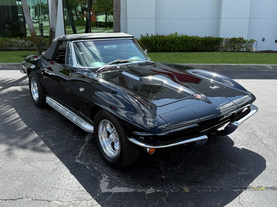 1965 Chevrolet Corvette C2 - Image 15 of 21