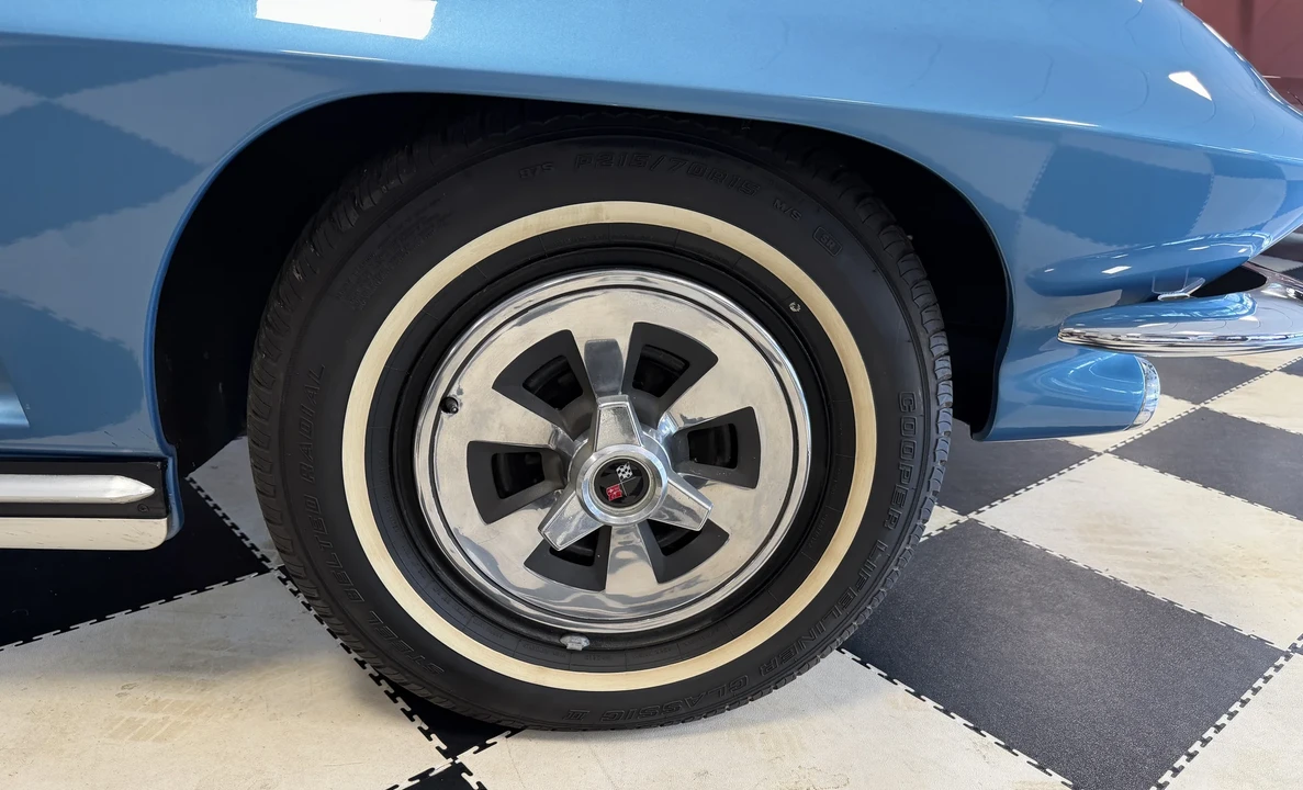 1965 Chevrolet Corvette C2 - Image 17 of 31