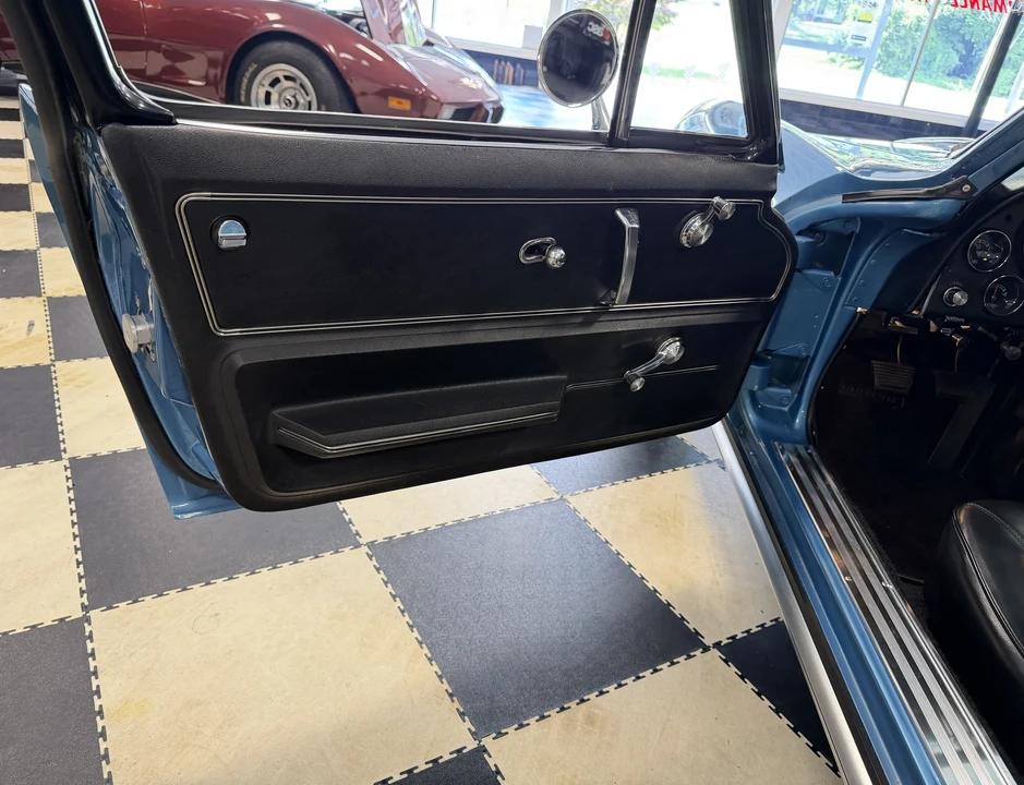 1965 Chevrolet Corvette C2 - Image 18 of 31