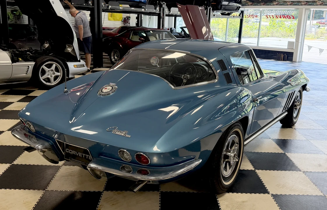 1965 Chevrolet Corvette C2 - Image 6 of 31