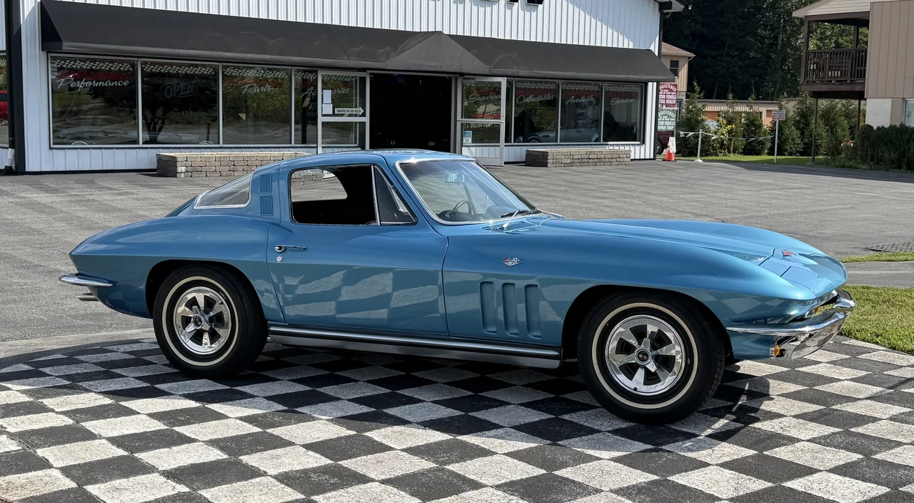 1965 Chevrolet Corvette C2 - Image 8 of 31