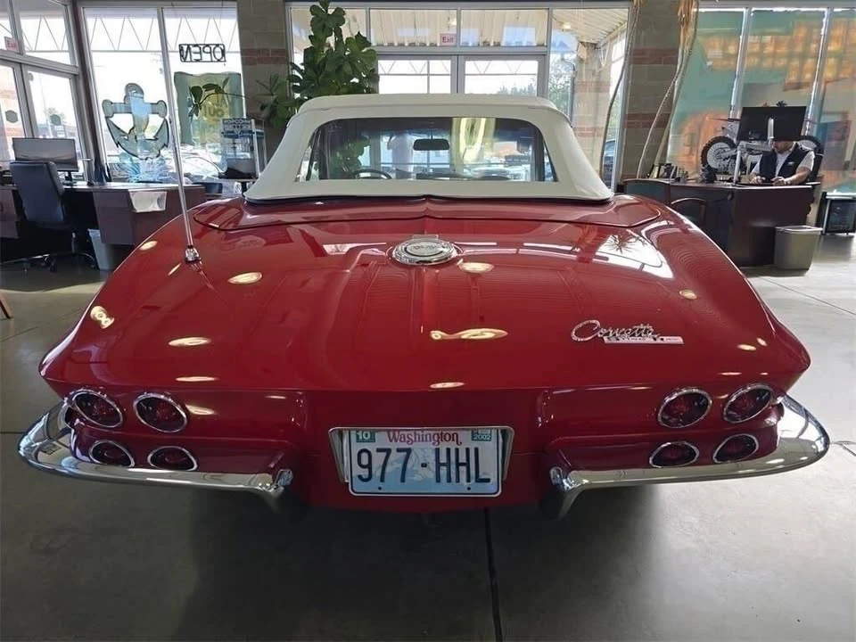 1965 Chevrolet Corvette C2 - Image 5 of 20
