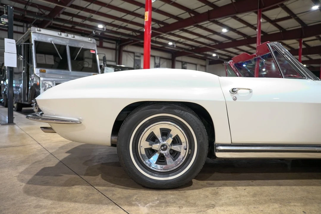 1965 Chevrolet Corvette C2 - Image 9 of 31