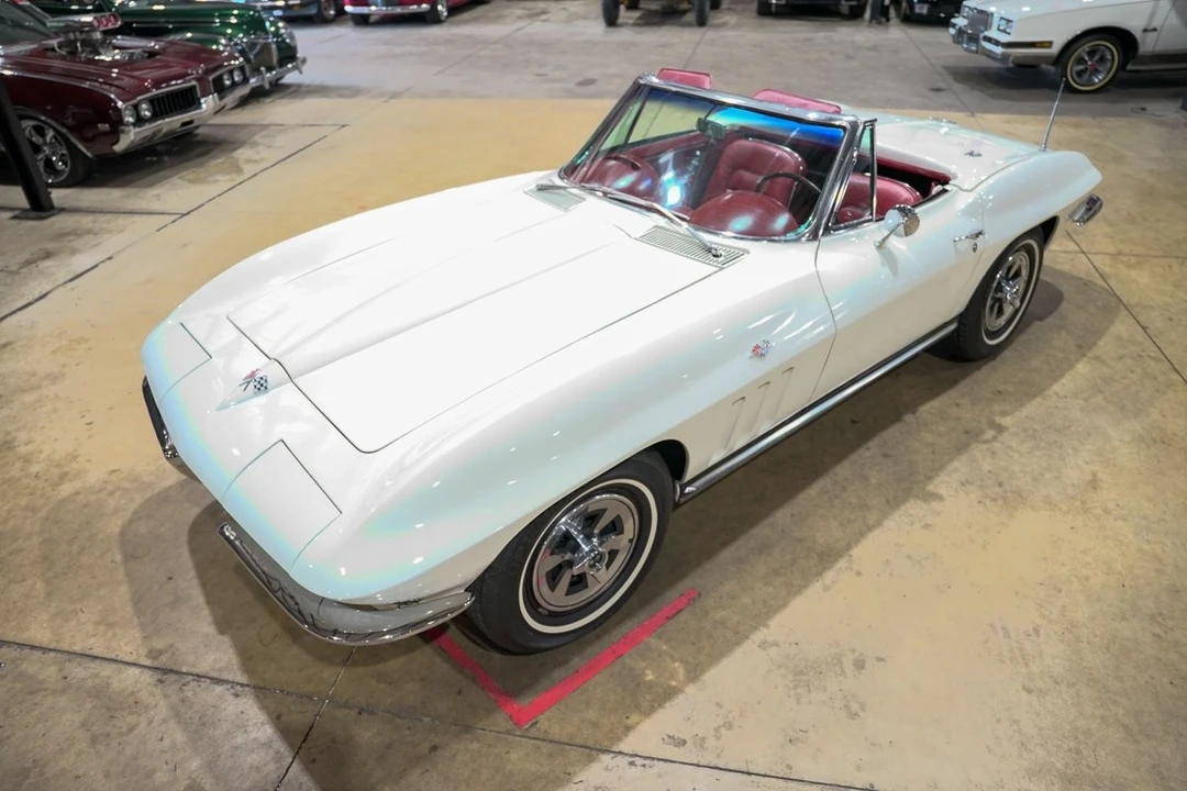 1965 Chevrolet Corvette C2 - Image 15 of 21