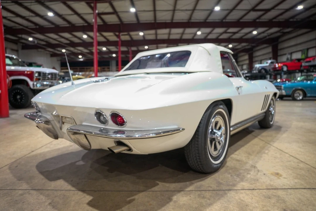 1965 Chevrolet Corvette C2 - Image 22 of 31