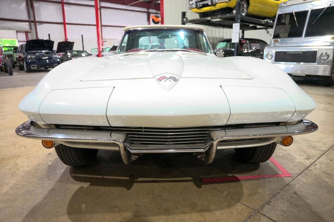 1965 Chevrolet Corvette C2 - Image 25 of 31
