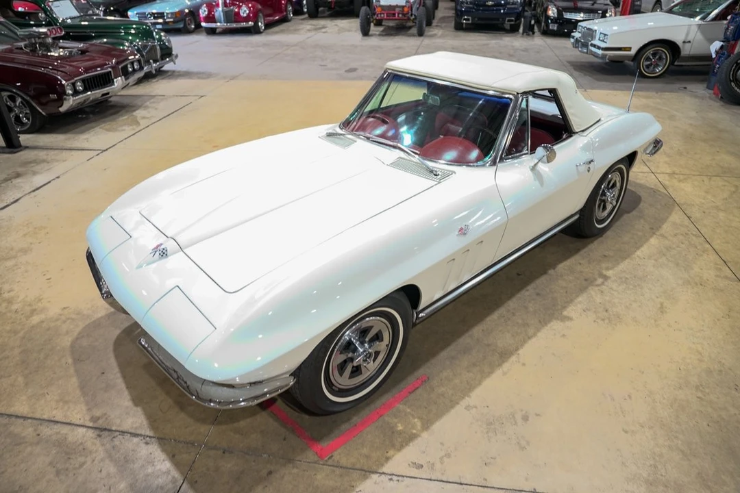 1965 Chevrolet Corvette C2 - Image 27 of 31
