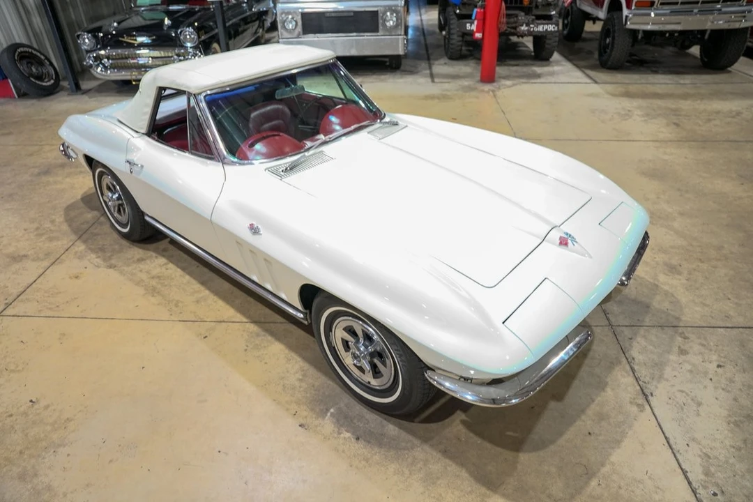 1965 Chevrolet Corvette C2 - Image 26 of 31