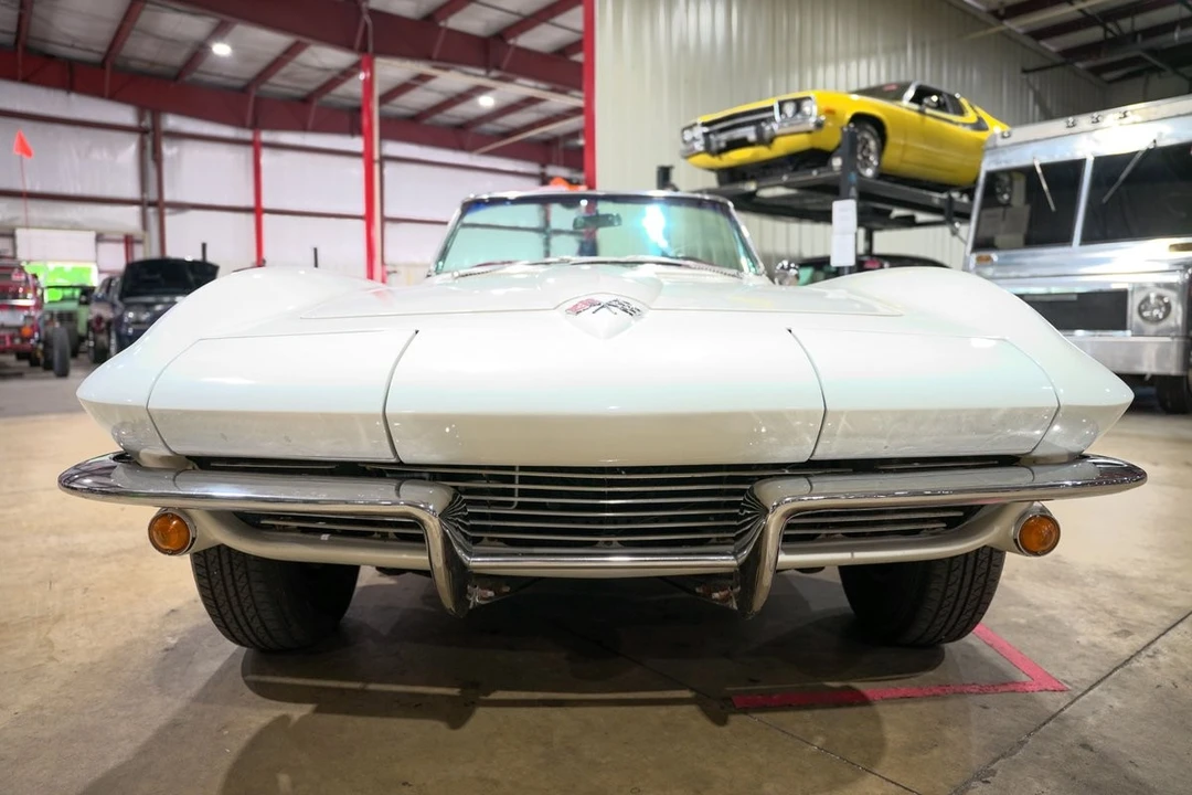 1965 Chevrolet Corvette C2 - Image 13 of 31