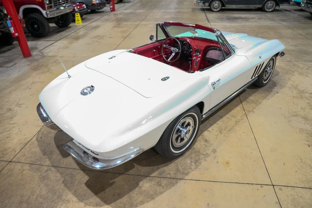 1965 Chevrolet Corvette C2 - Image 17 of 31