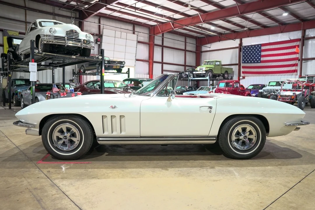 1965 Chevrolet Corvette C2 - Image 4 of 31