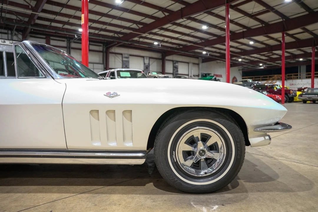 1965 Chevrolet Corvette C2 - Image 11 of 12