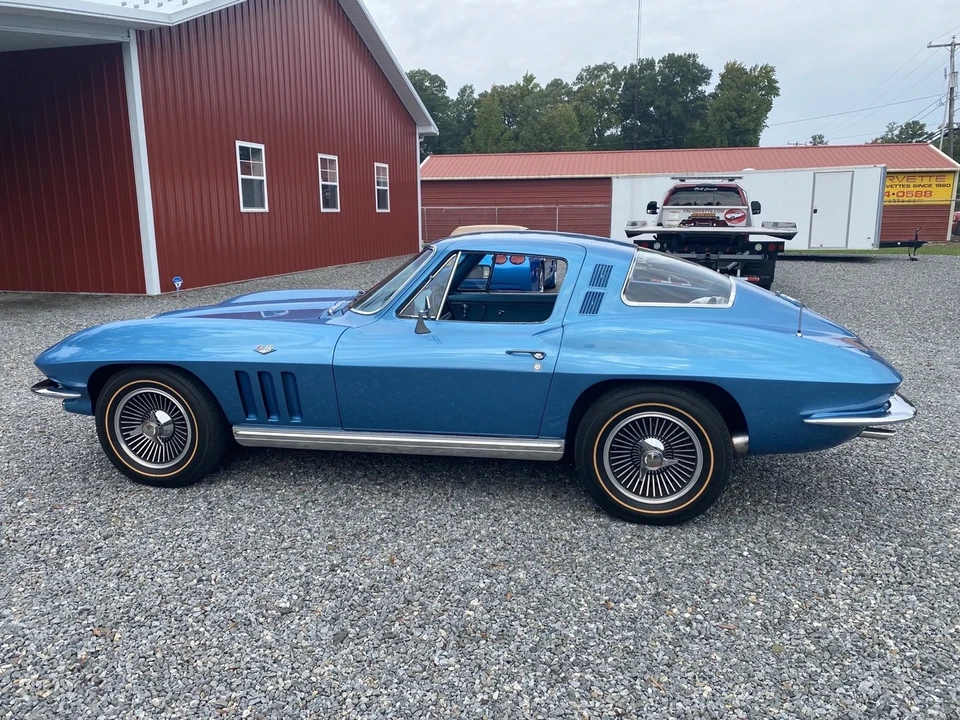 1965 Chevrolet Corvette C2 - Image 10 of 21