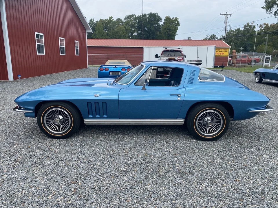 1965 Chevrolet Corvette C2 - Image 9 of 21